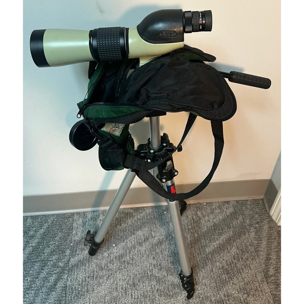 Nikon Fieldscope Spotting Scope 20-45x Zoom Eyepiece with Tripod and 2 Covers